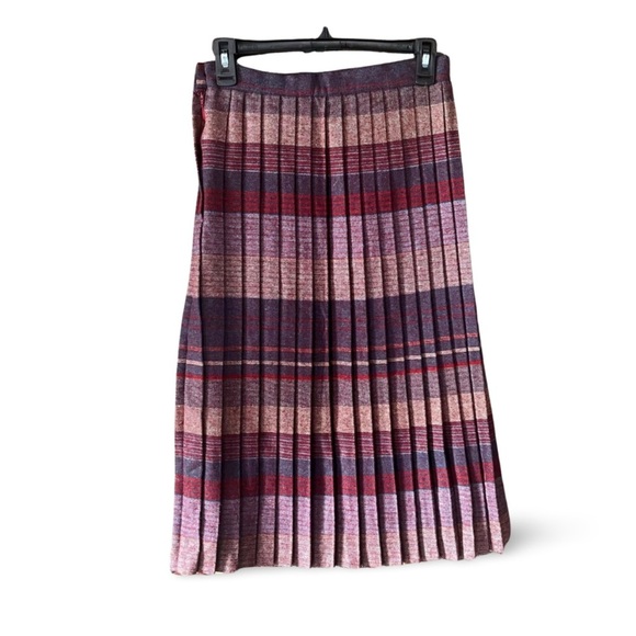 Chic Multicolor Pleated Skirt - Picture 2 of 5